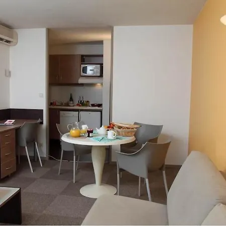 Apart Otel City Residence Aix-En-Provence 2*